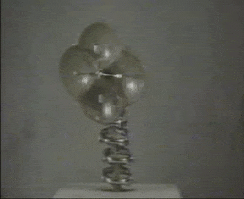 S.A.M. by Edward Ihnatowicz — sound-responsive sculpture